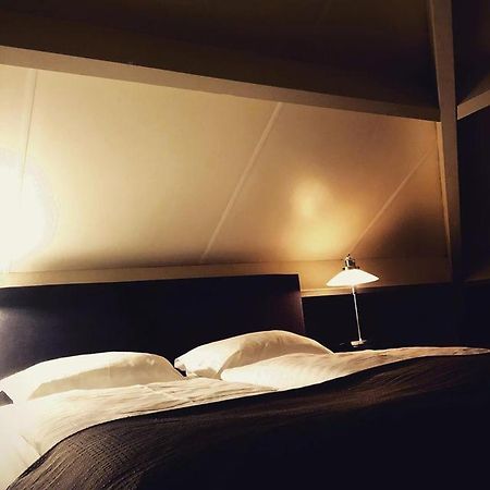 Bed And Breakfast De Biesbosch - In 'T Riet Drimmelen Bagian luar foto