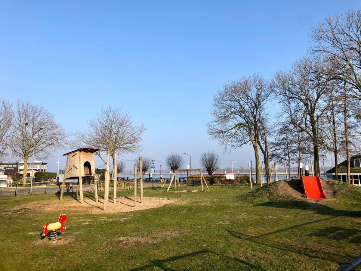 Bed And Breakfast De Biesbosch - In 'T Riet Drimmelen Bagian luar foto
